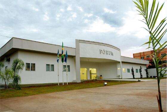 03 - Fórum de Água Boa.jpg