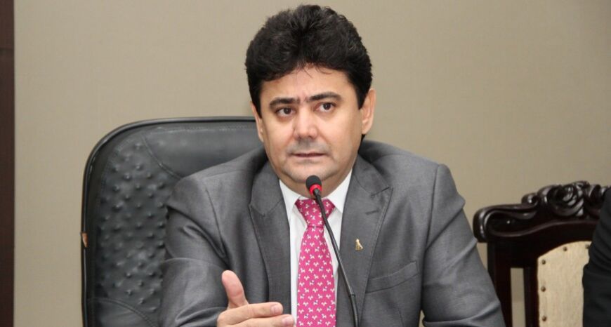 Sem prova de dano, juíza rejeita ação de R$ 7,3 mi contra Éder