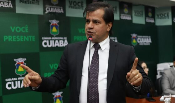 O vereador Adevair Cabral, que é presidente do SISPUMC