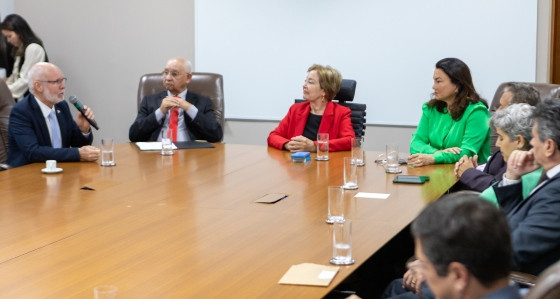 03 - reunião.jpg
