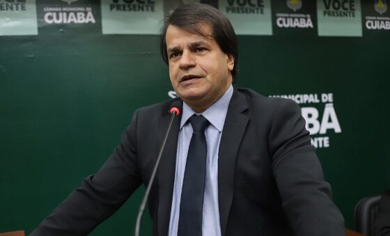 O vereador Adevair Cabral, que é presidente do SISPUMC