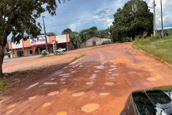 rodovia que precisa de reparos.jpeg