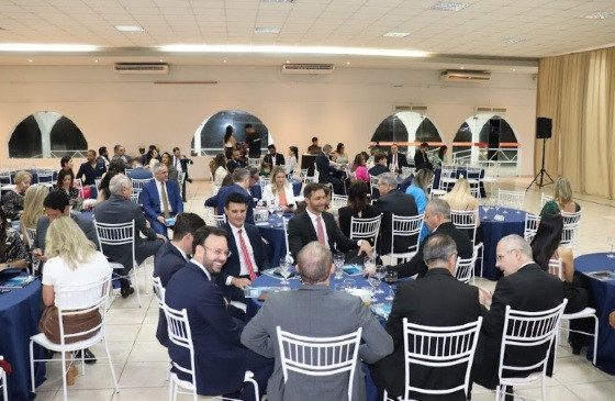 lançamento anuario.jpg