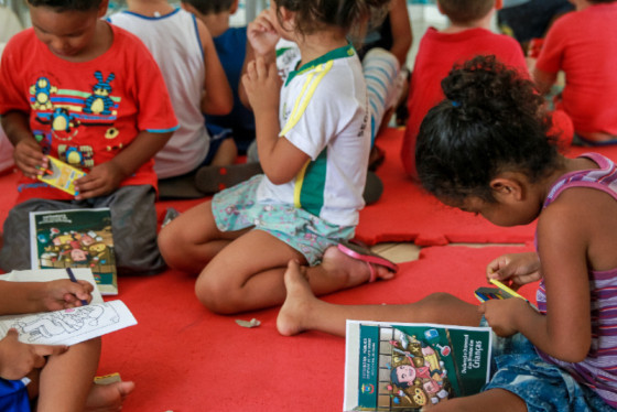 crianças creche.jpg