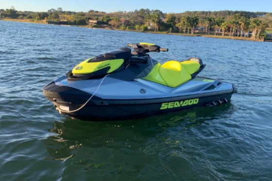 jet ski.jpg