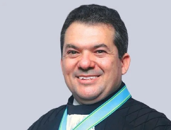 CARLOS BRANDAO.jpg