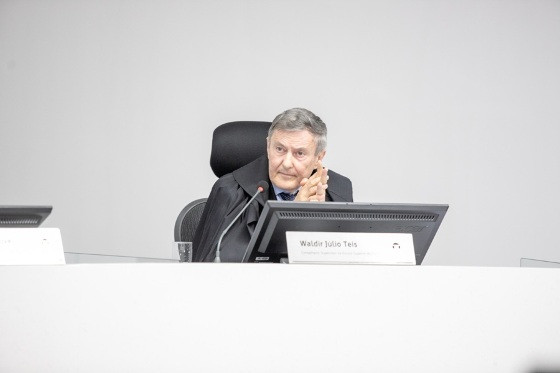 TCE valida contratação de advogados para recuperação de créditos públicos