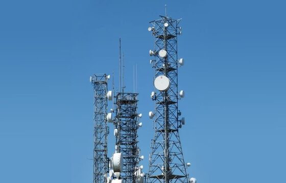 torres por empresas de telecomunicações.jpg