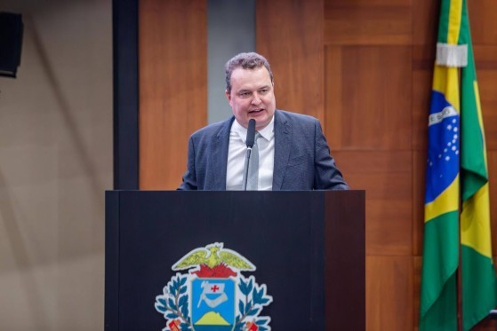 Russi anuncia erro de veto e PLC que promove militares deve voltar à AL