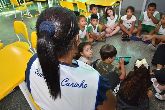 Lei garante gratificação de até 40% para cuidadores de alunos especiais