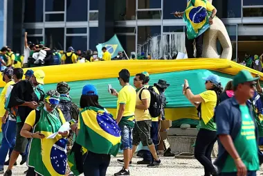 STF já condenou mais de 800 réus por tentativa de golpe 