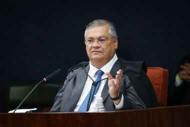 Dino dá prazo para estados e municípios explicarem emendas para Perse