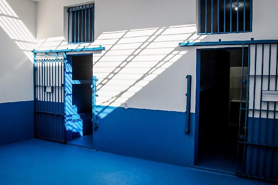 MP notifica Estado por superlotação em cadeias e pede transferência de presas