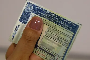 STF rejeita ação contra renovação automática da CNH