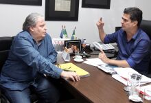 Juiz manda devolver multa cobrada a mais de Emanuel e Possas